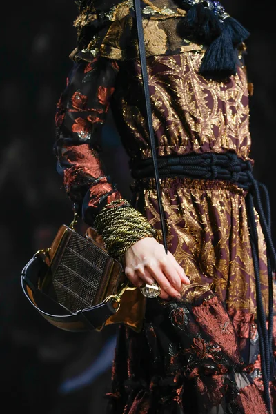 Look 70